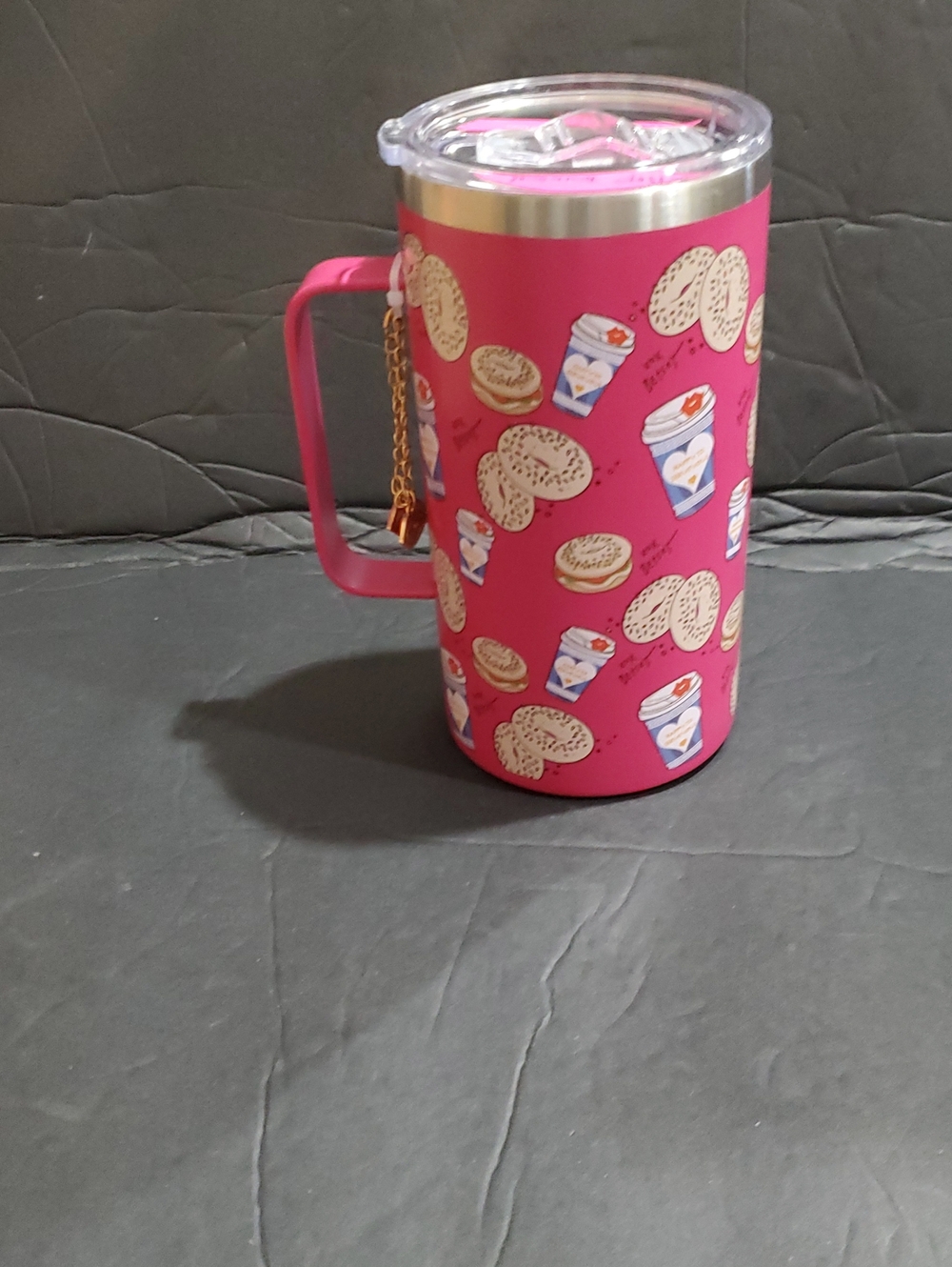 Betsey Johnson bagels & coffee cup printed pink 24oz tumbler with lip charms new